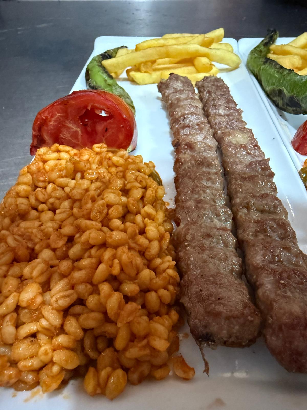 Ünlü Kardeşler Urfa Kebap Dürüm Evi